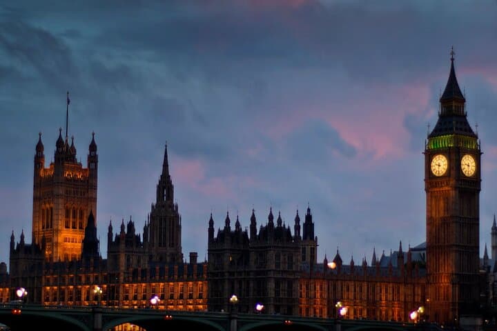 Private London Walking Tour: Westminster Secrets and Royal Tales