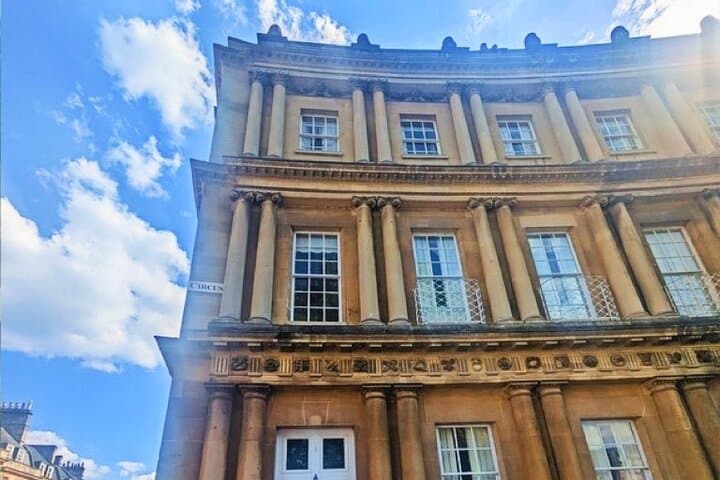 Bath Self-Guided City Walking Tour & Scavenger Hunt