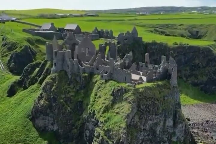 Private Luxury North Coast Causeway Tour from Belfast