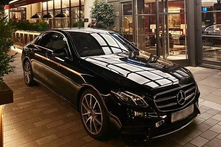 Private Chauffeur London City Airport to/from any London Hotels