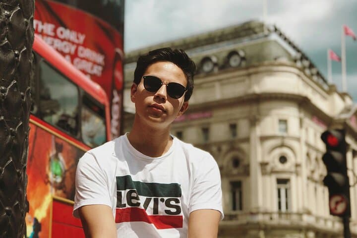 Vibrant Memories at Piccadilly Circus Professional Photoshoot