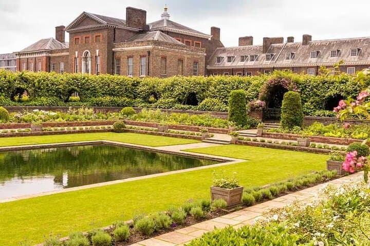 London Royal Kensington Guided Walking Tour