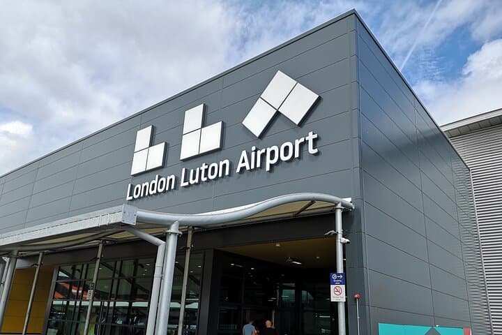 Private Taxi Transfer from London to Luton Airport