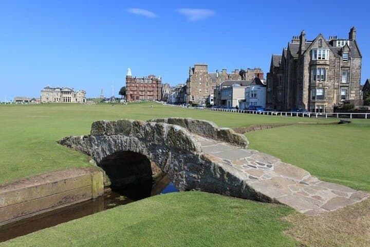 Full or Half Day Edinburgh Sightseeing Tour in a Luxury CAR (PHV)