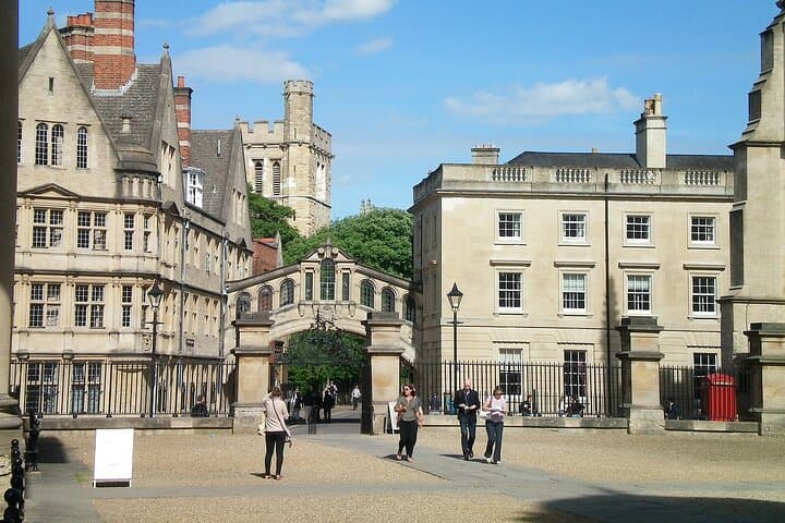 Private Oxford Tour Transport and Entry Included