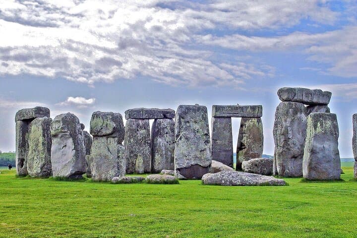 Stonehenge Pre Cruise Private Tour from London to Southampton