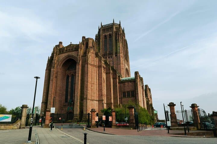 7 Hour Liverpool City Tour in Manchester