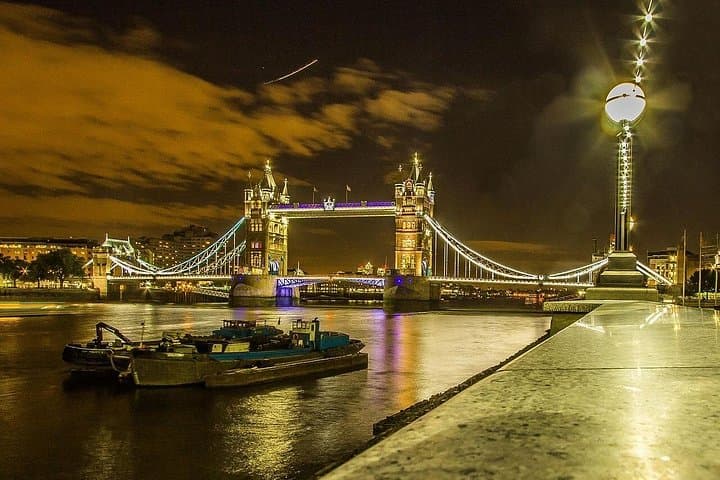 Layover London by Night Tour from Heathrow Airport