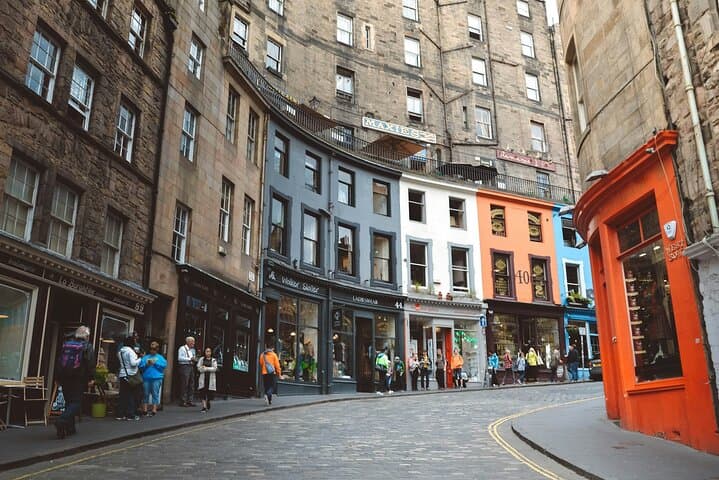 Unsplash - SANDEMANs Tours - Edinburgh's Old Town Adventure