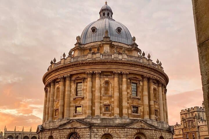 Oxford and Cotswolds Village 11 Hour Day Tour from London