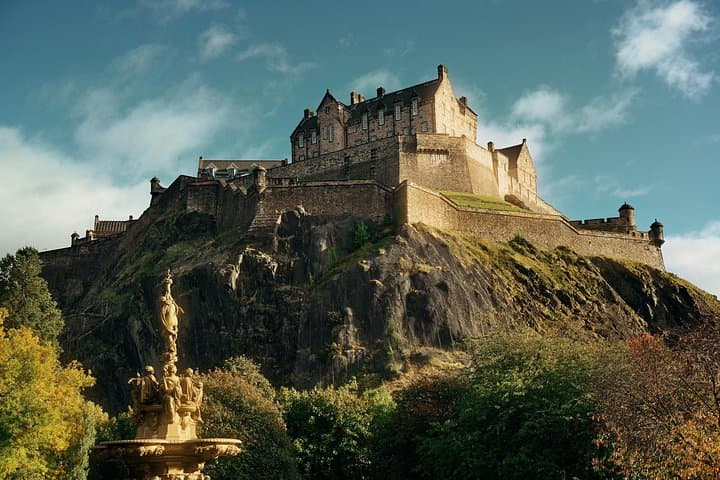 Luxury Private Transfers between Edinburgh and Glasgow
