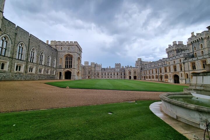 Private Luxury Sightseeing Southampton Cruise to Windsor Castle