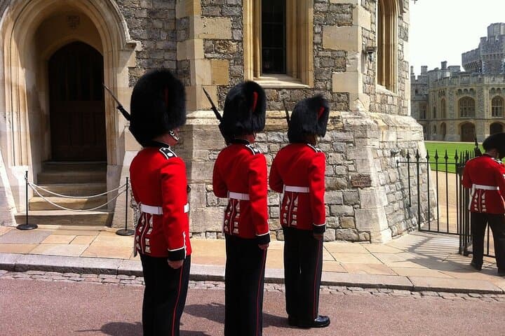 Royal Windsor Castle Private Tour with Fast Track Pass