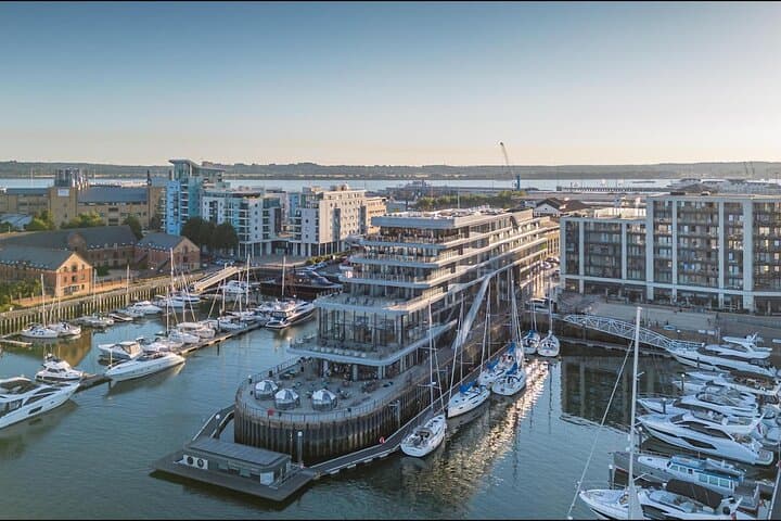 Private transfer from Central London to Southampton