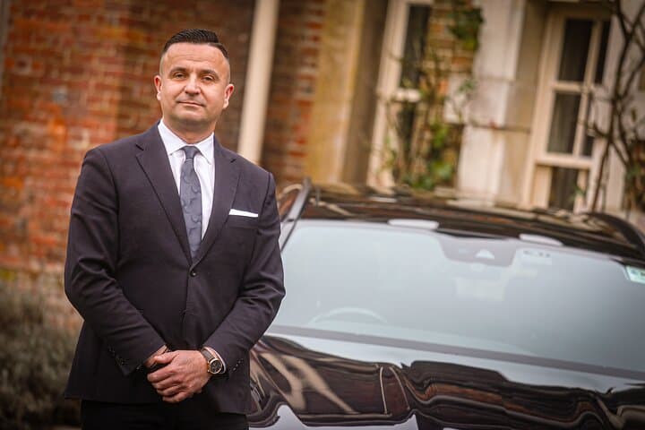Luxury Customizable Sightseeing from Southampton to Heathrow