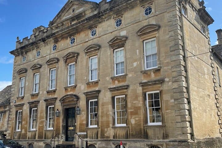 Gateway to the Cotswolds: A Self-Guided Audio Tour of Burford