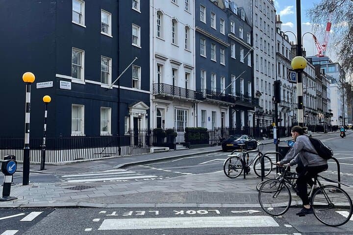 Self Guided Audio Tour in London's Automotive Heritage