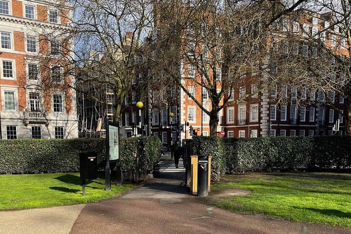 Self Guided Audio Tour in London's Automotive Heritage