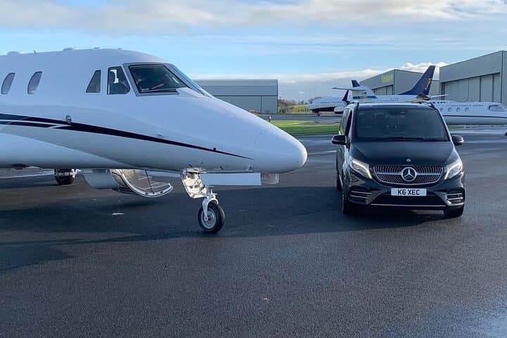 Private Transfer from Edinburgh Airport to Glasgow Up to 6 People