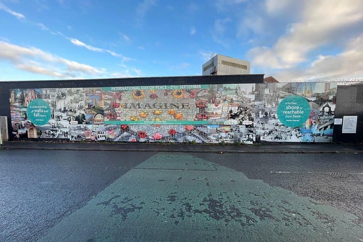 Belfast Peace Wall and Mural Tour