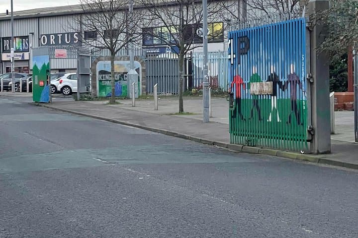Belfast Peace Wall and Mural Tour