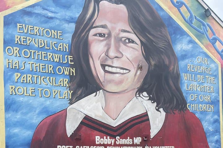 Belfast Peace Wall and Mural Tour