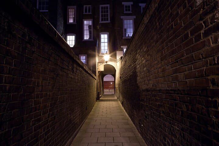 Jack the Ripper Small Group Guided Tour with an Expert Guide