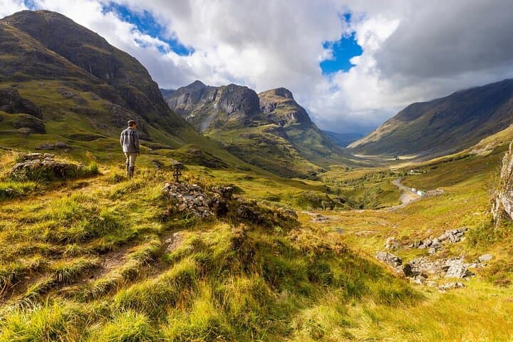 Glencoe – Experience the haunting beauty of one of Scotland’s most famous glens, steeped in history and surrounded by towering mountains.