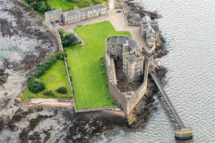 Blackness Castle (Fort William) – Walk through the intimidating fortress that served as Fort William, where Jamie suffered at the hands of Black Jack Randall.