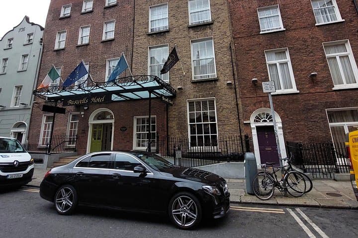 Derry, Londonderry to Dublin Airport Premium Car Service