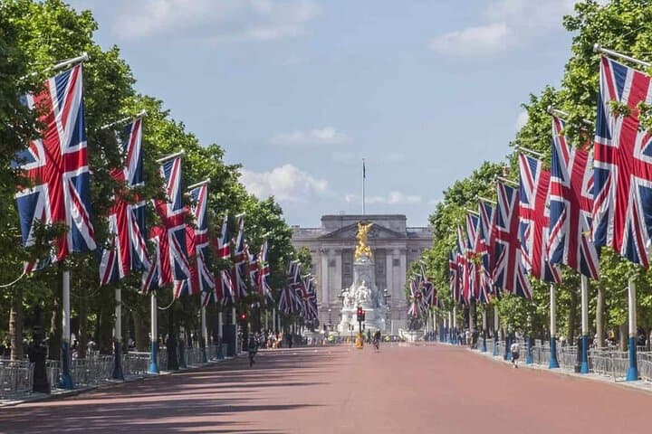 London Essential 2 hour introductory Walking Tour With a Londoner