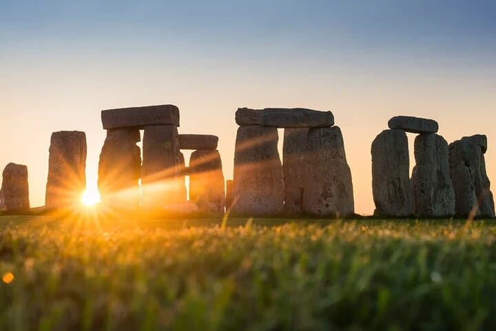 Windsor Castle, Stonehenge & Bath Private Tour