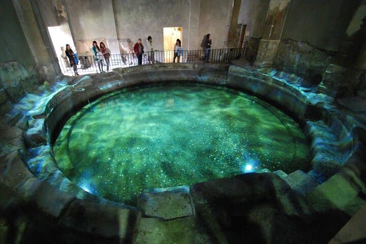 Windsor Castle, Stonehenge & Bath Private Tour