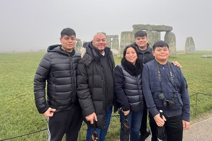 Stonehenge Private Car Tour with Driver Guide