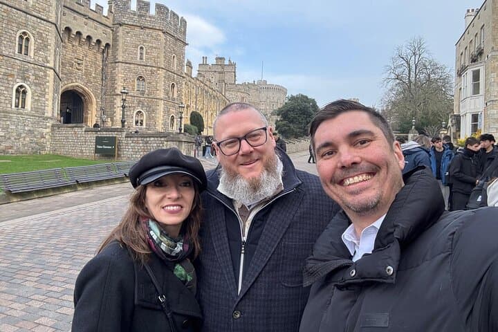 Windsor Castle and Hampton Court Private Car with Driver Guide