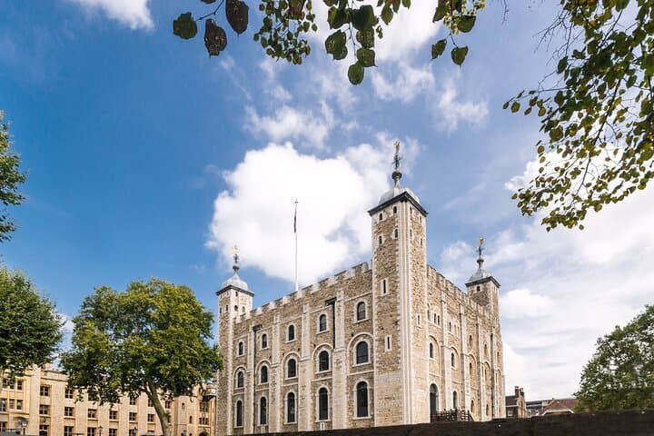 Tower of London Beefeater Opening Ceremony & Early Access