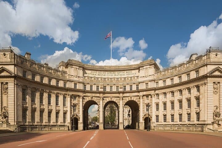 London's Top Sights Private Tour with Blue Badge Tour Guide