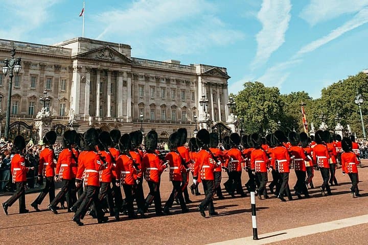 London's Top Sights Private Tour with Blue Badge Tour Guide