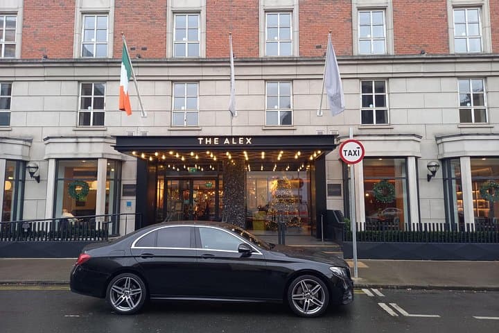 Derry, Londonderry to Dublin Airport Premium Car Service