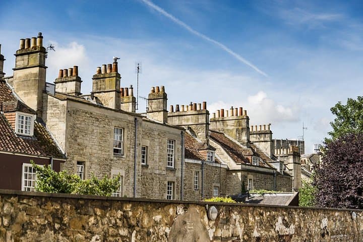 Kid-friendly Ancient Bath City Highlights Tour for Families