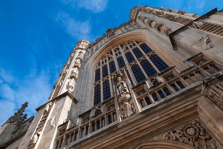 Kid-friendly Ancient Bath City Highlights Tour for Families