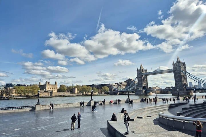 London with Brazilian Guide Tower Borough Market and St Paul