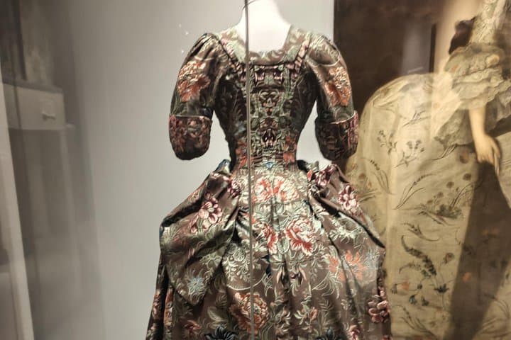 Stories in Art London Victoria and Albert Museum Private tour