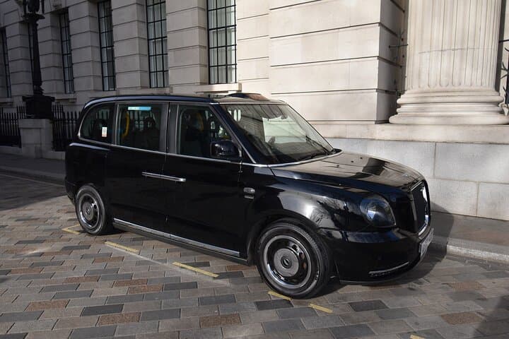 Our fleet of iconic Black Cabs are comfortable, classy, and enviromentally friendly.