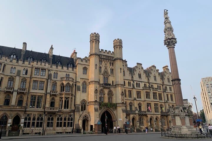 London Westminster Self-Guided Walking Tour and Scavenger Hunt