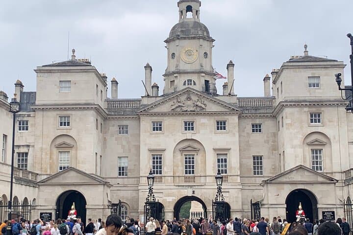 London Westminster Self-Guided Walking Tour and Scavenger Hunt
