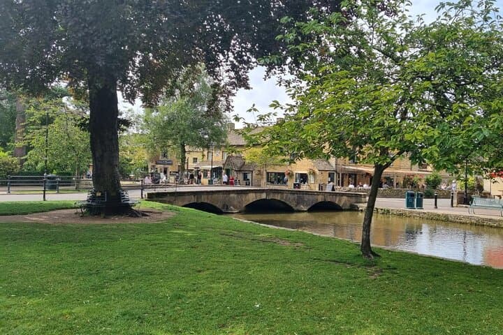 From London: Cotswolds Small-Group Tour with Bibury & Bourton