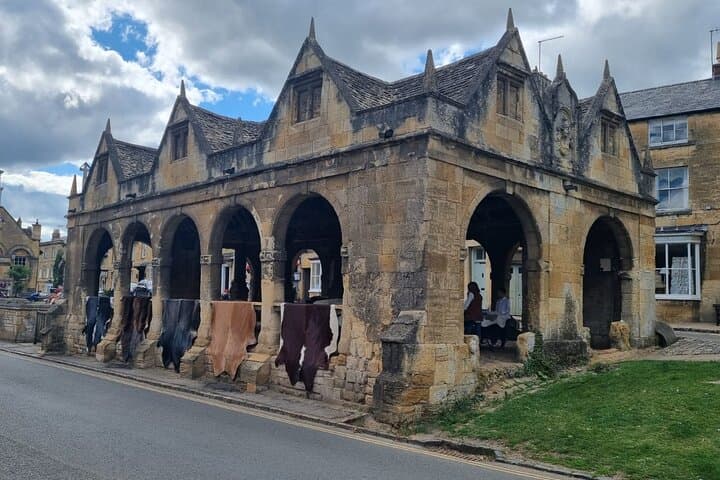 From London: Cotswolds Small-Group Tour with Bibury & Bourton