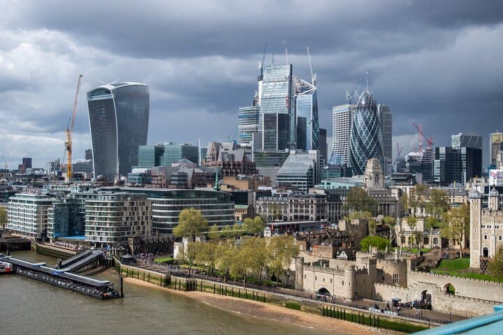 London: Gatwick LGW Airport Private Transfer to/from City Center