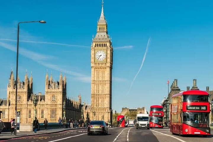 London: Gatwick LGW Airport Private Transfer to/from City Center